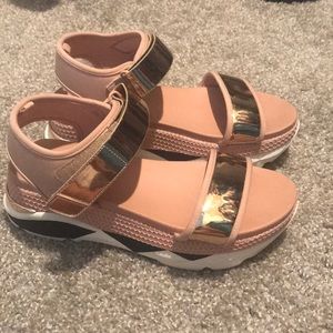 🔥BLING BLING🔥 Rose gold sandals
